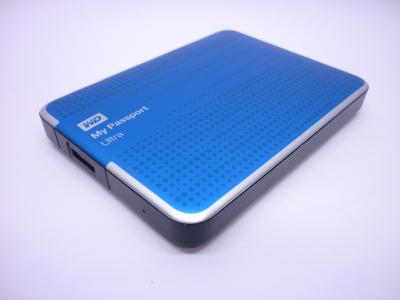 Внешний жестки диск HDD WD My Passport Ultra 1 ТБ портативный, USB 3.1, 2.5", кабель, черно-синий пластиковый корпус, ОЕМ