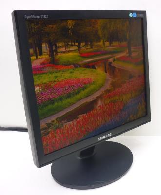 Монитор 17" Samsung E1720NR царапинки 1280x1024 (5:4), TN, 250 кд/м2, 1000:1, 5 мс, 170°/160°, VGA, царапинки на матрице