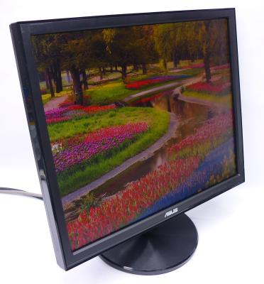 Монитор 19" ASUS VB191T 1280x1024 (5:4), TN, 300 кд/м2, 2000:1, 5 мс, 170°/160°, VGA, DVI, колонки