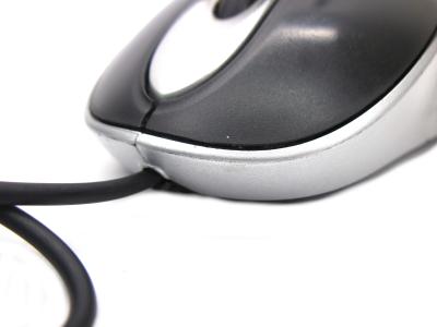 Оптическая мышь PS/2 Oklick 143M (Black-Silver) Выпускалась так же с вариантом подключения USB. Обычная мышь без претензий хоть на что либо.