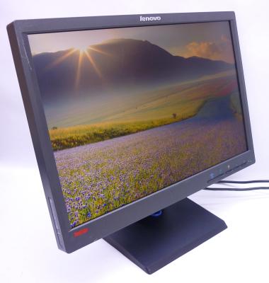 Монитор 19" Lenovo ThinkVision L1951p царапины 1440x900 (16:10), TN, 250 кд/м2, 1000:1, 5 мс, 160°/160°, VGA, DVI, регулировка по высоте, царапины на матрицы 
